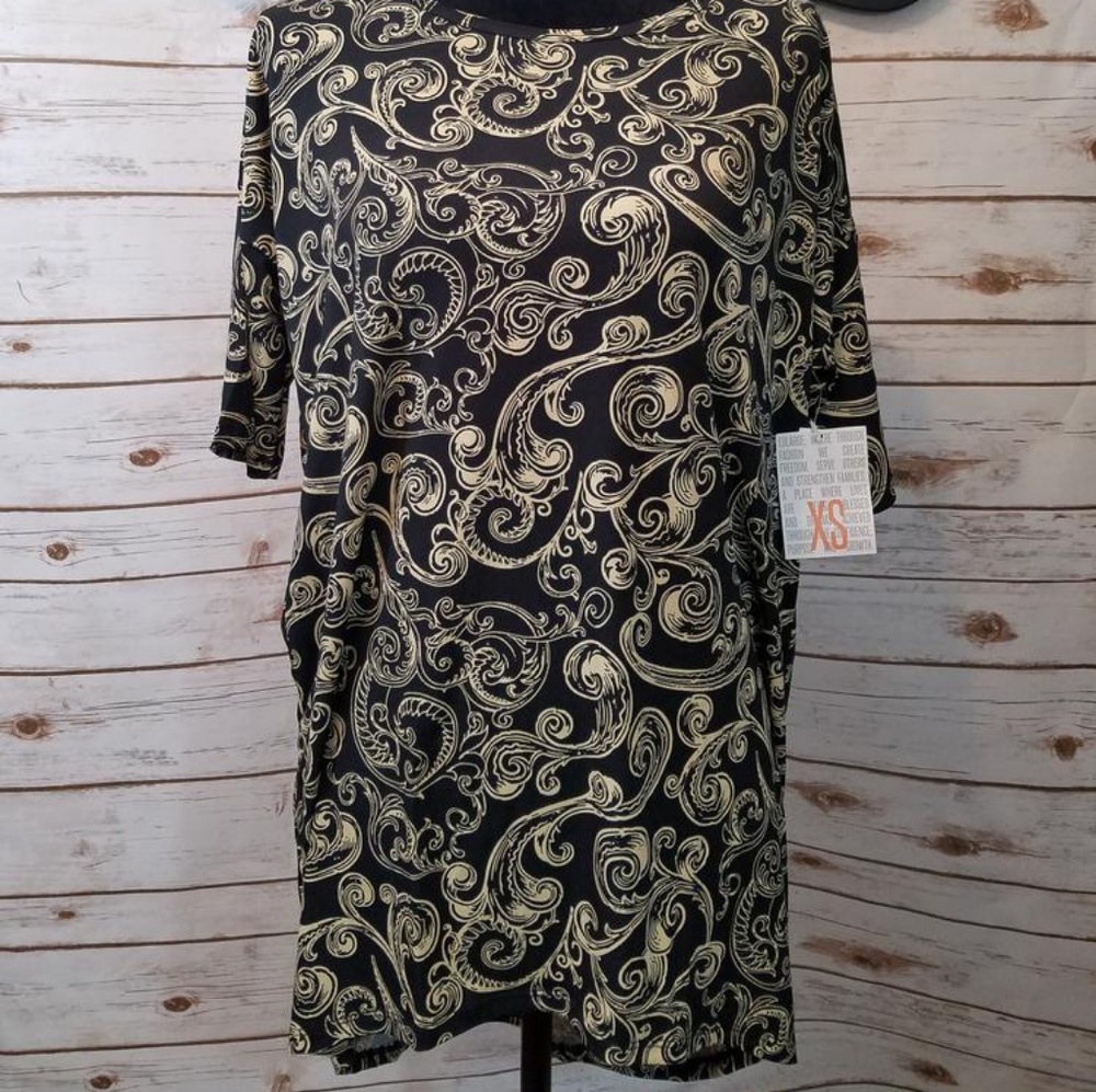 XS Lularoe Irma Top New with tags